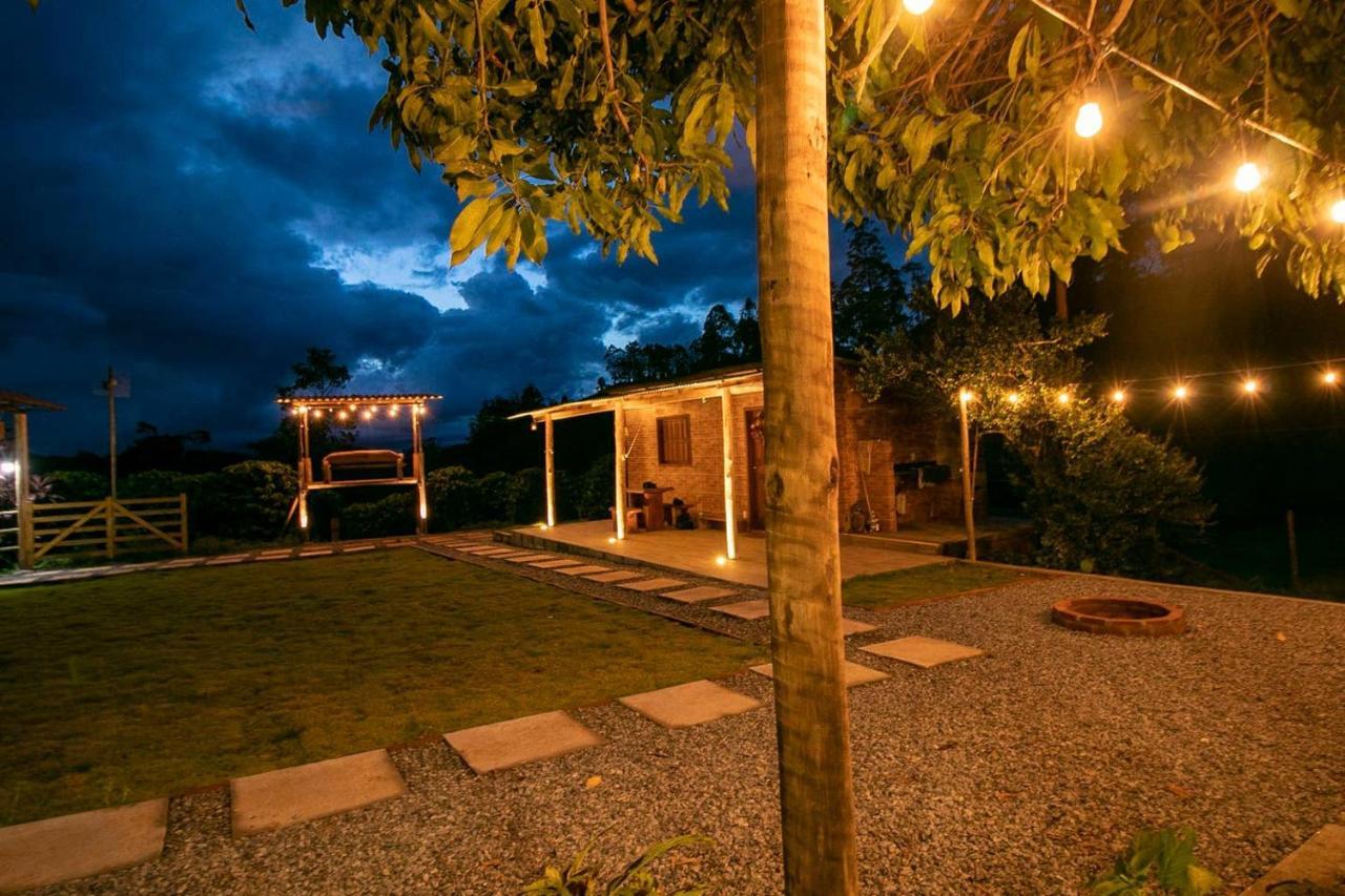 A Loving Farm Cabin Just For You And Your Love! Caparaó Velho Esterno foto