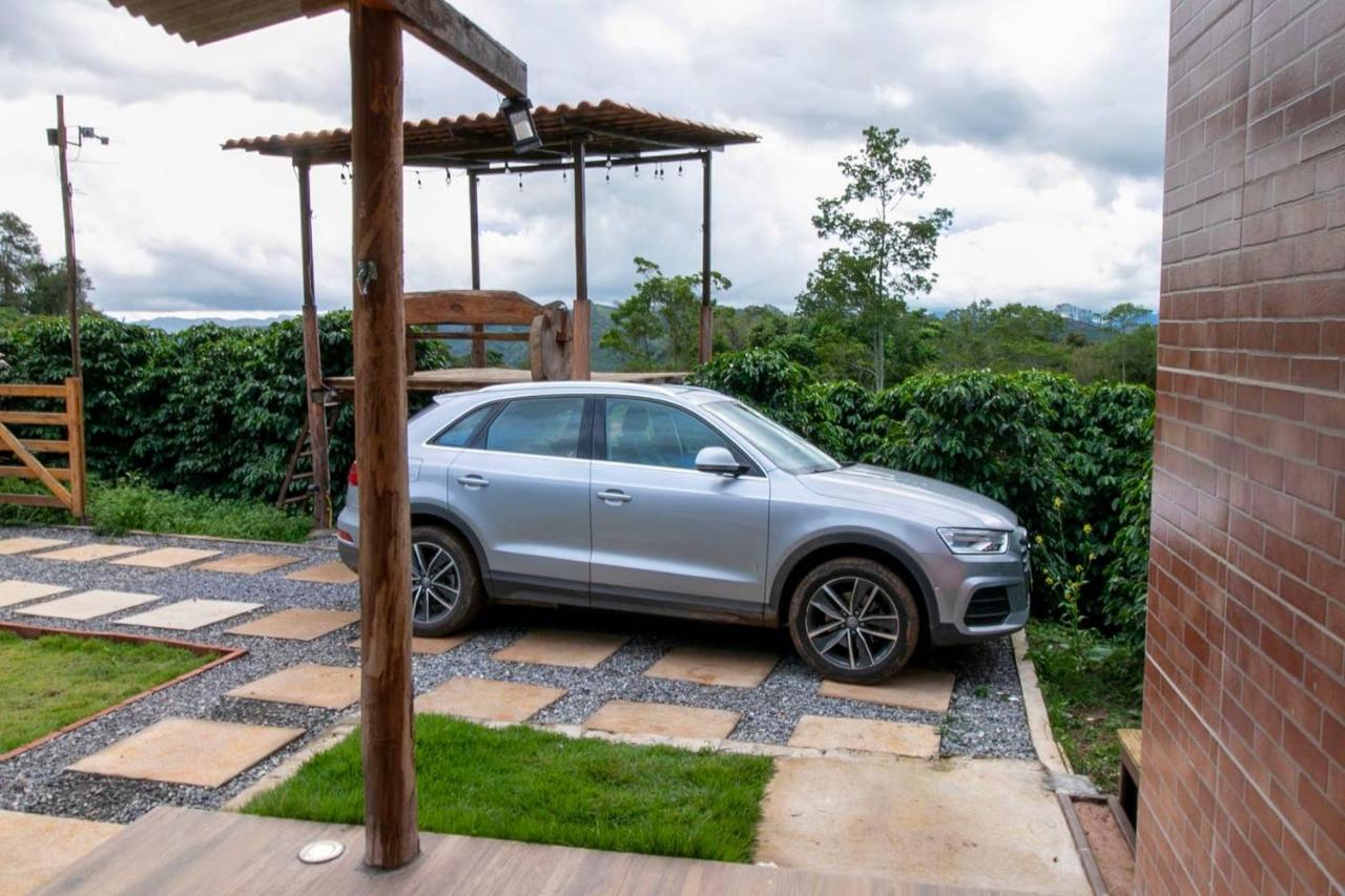 A Loving Farm Cabin Just For You And Your Love! Caparaó Velho Esterno foto